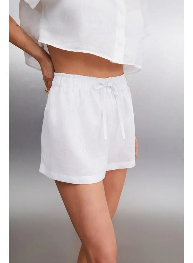 GRIMELANGE Melthara Women's 100% Linen Regular White Shorts