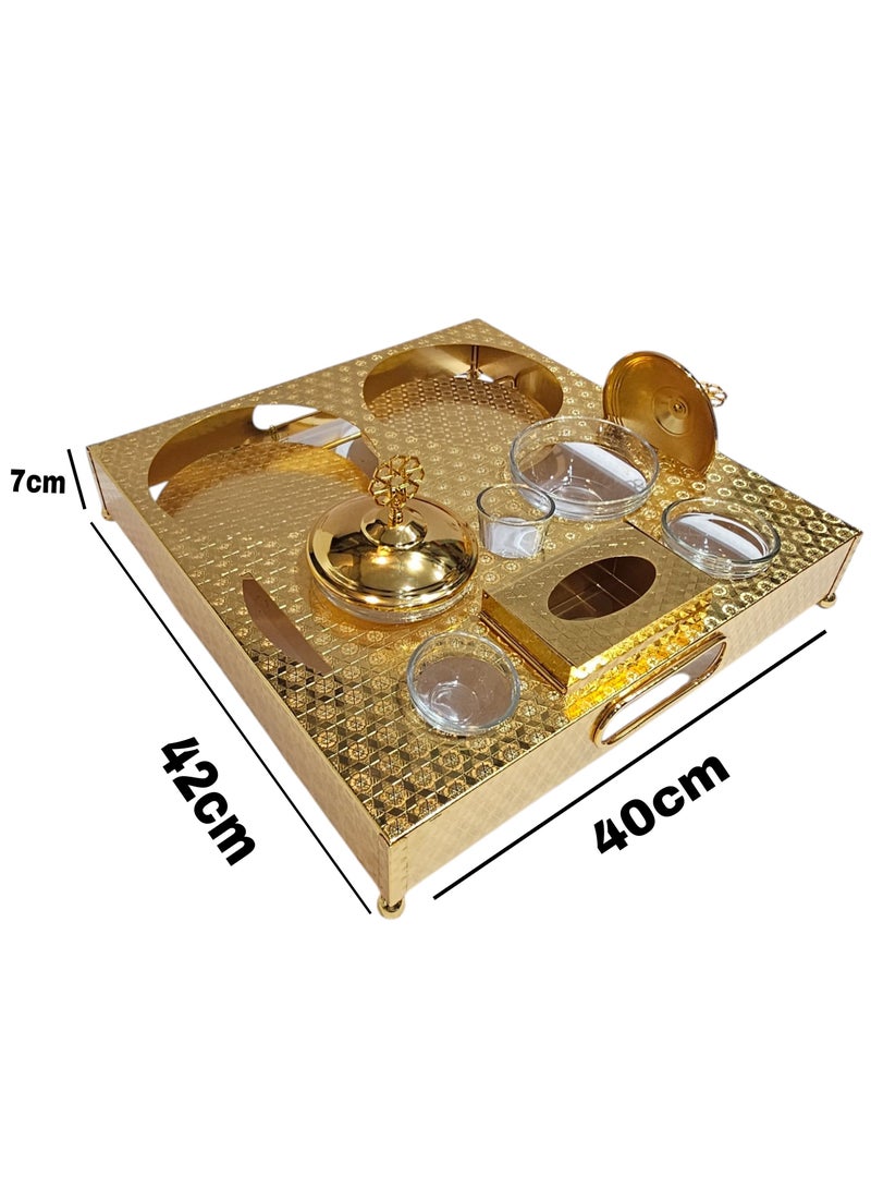 طقم شيال ترامس ذهبي منقوش اضافة الى 2  ترامس الشاي والقهوه ١+١ لتر ، بالإضافة إلى تمريتين، و3 أوعية زجاجية، وعلبة مناديل ذهبية - Image 4