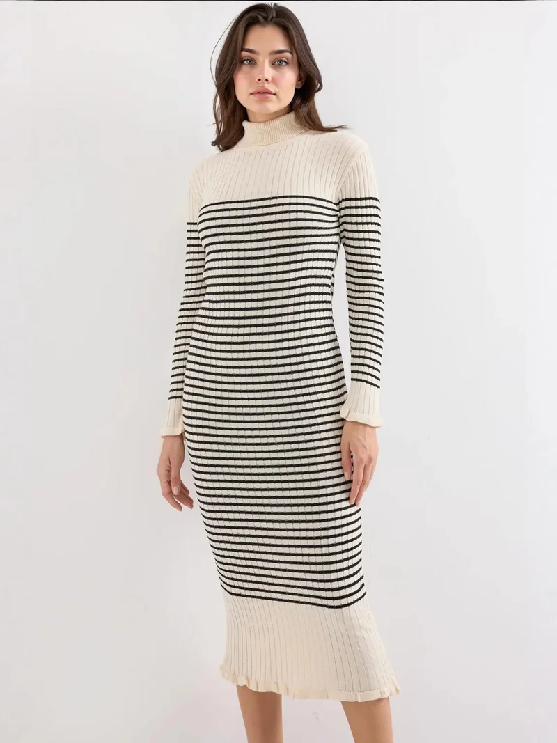 بيغ دارت فستان محبوك بياقة مدورة مخطط مضلع