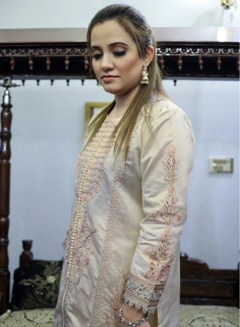 وينشيلز قماش مطرز من القطن الباكستاني الفاخر - أنيق وجودة ممتازة، لون بيج، مقاس متوسط - Image 2