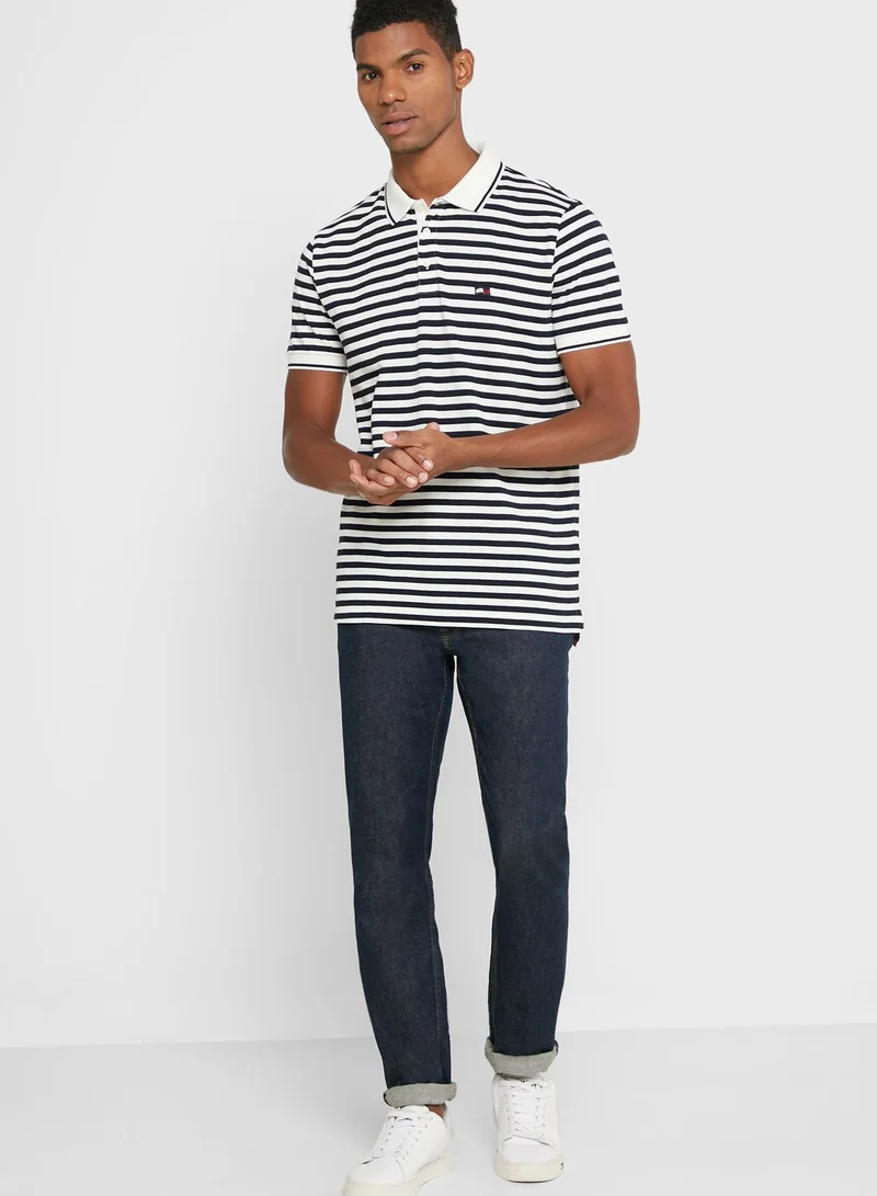 TOMMY HILFIGER Men'S Wavy Flag Stripe Regular Polo T-Shirt