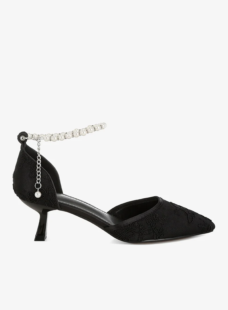 Lace Kitten Heel Sandals in Black