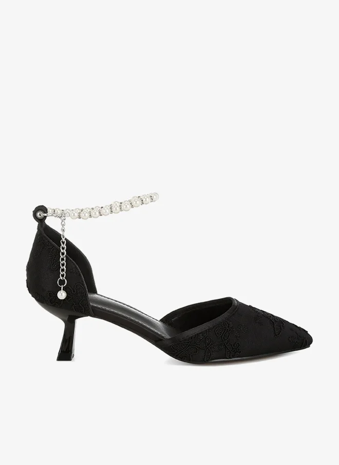 Lace Kitten Heel Sandals in Black