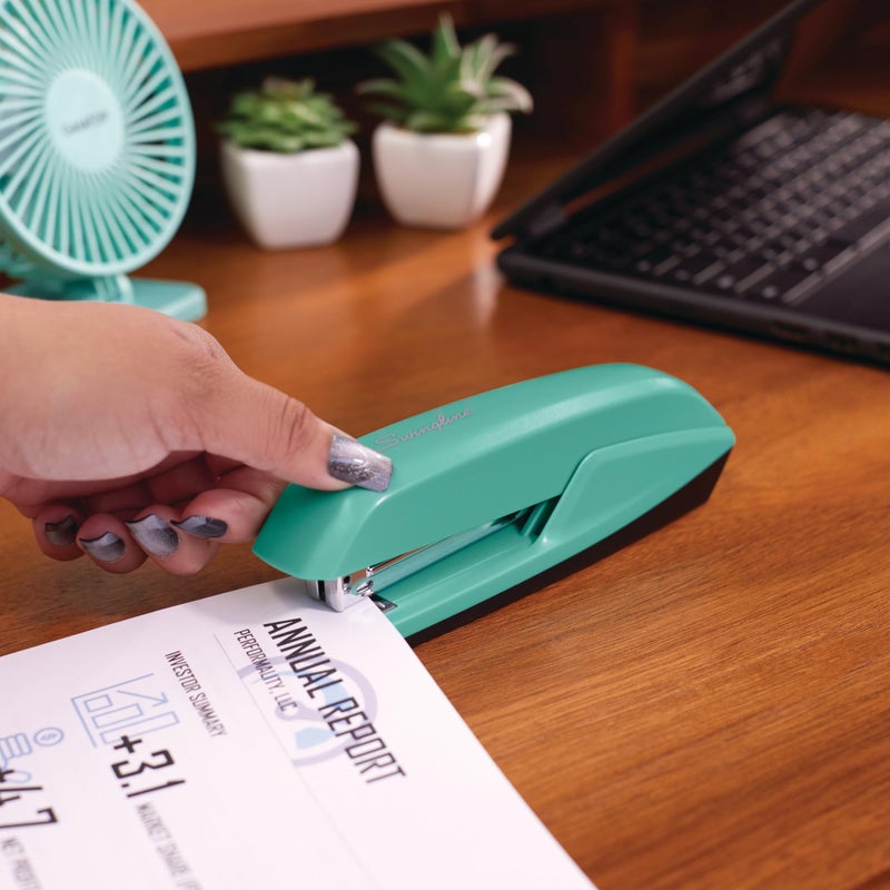 Swingline Stapler, 20 Sheet Capacity, 545 Desktop Stapler, Spring Green (S7054514) - Image 4