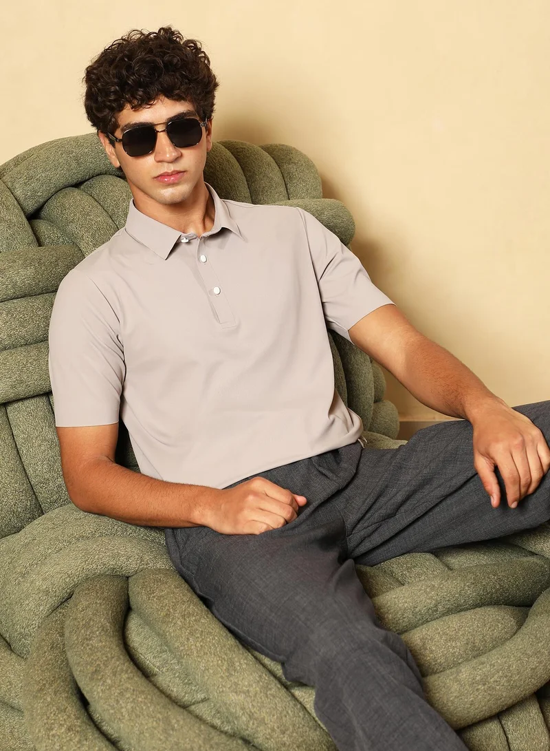 Campus Sutra Men Seamless Grid Polo T-Shirt | Polo Neck , Short Regular Sleeves | Half-Button Closure Straight Hem | Solid Textured | Knitted Fabric For Casual & Daily Wear | Light Grey