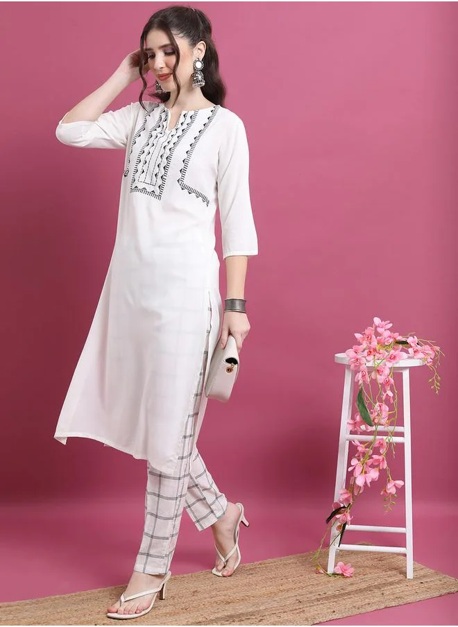 Vishudh Women Multi-Colored Checked Stright Pant by Styli