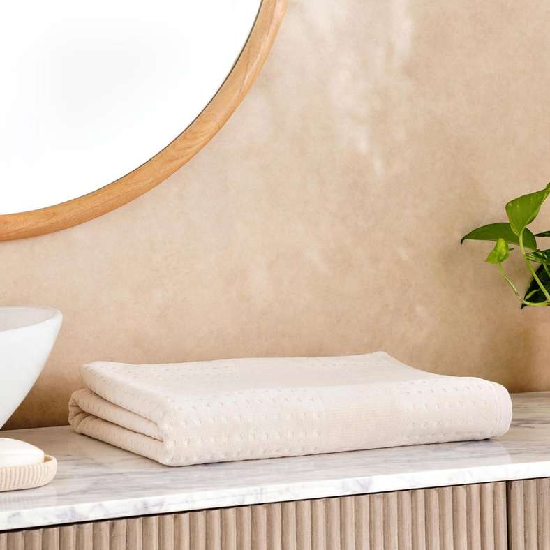 Pan Home Siesta Velour Bath Sheet Cream 90x150cm - Image 1