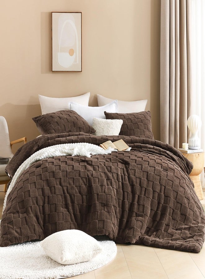 Litanika Fluffy Queen Size Comforter Set Brown, 3 Pieces Warm Sherpa Fleece Winter Bedding Set, Jacquard Checkered Plush Fuzzy Bed Set(1 Comforter, 2 Pillowcases) - Image 2