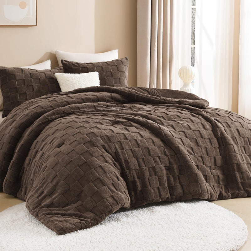 Litanika Fluffy Queen Size Comforter Set Brown, 3 Pieces Warm Sherpa Fleece Winter Bedding Set, Jacquard Checkered Plush Fuzzy Bed Set(1 Comforter, 2 Pillowcases) - Image 1