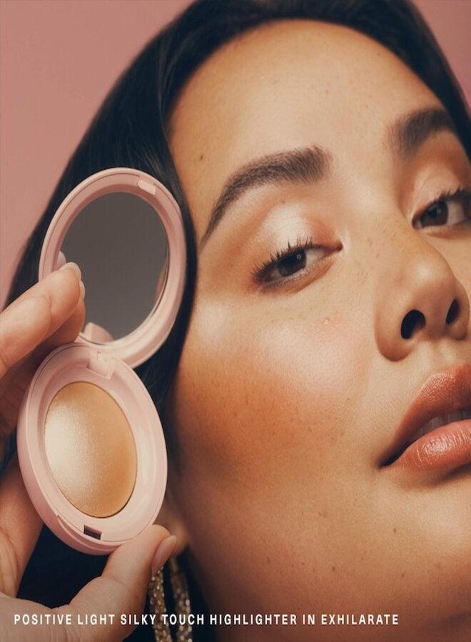 Rare Beauty Positive Light Silky Touch Highlighter – Exhilarate - Champagne Gold – Ultra-Fine, Weightless, and Long-Lasting Luminous Powder for a Radiant Glow – 2.8g / 0.098 oz - Image 2