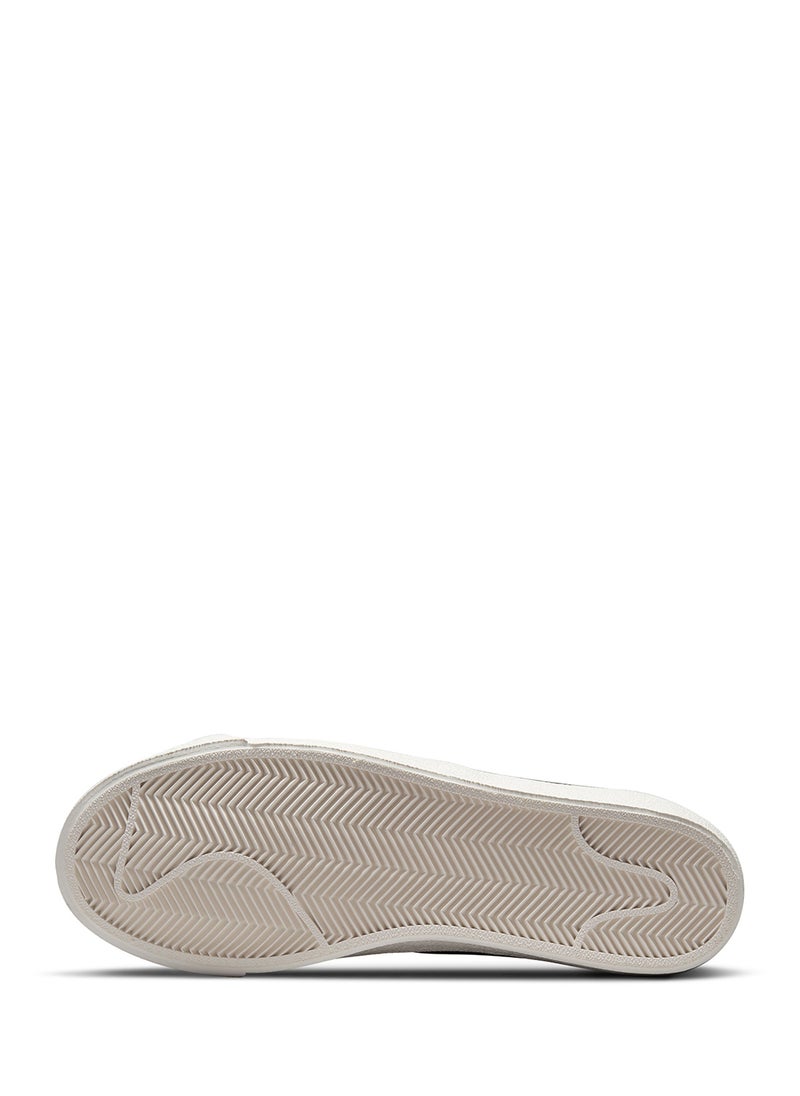Nike - Blazer Low '77 - Image 1