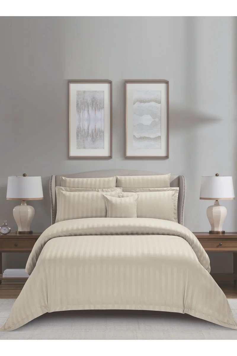 دوناتيلا Striped Comforter Set, King Size (260x240 cm), 8-Piece Hotel Bedding with 350 GSM Filling – Comforter, Comforter Cover, Fitted Sheet, Pillowcases &amp; Cushion Cover
