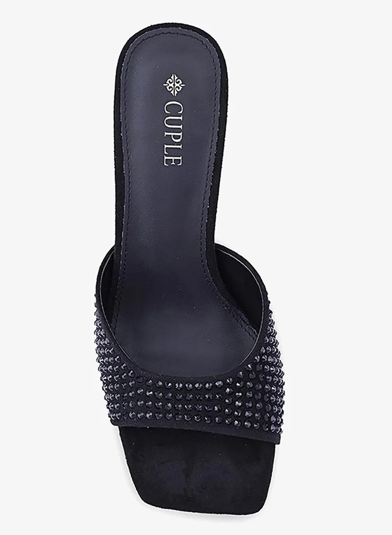 كابلي شبادل بكعب أنيق مصممة لإطلالة عصرية فاخرة.