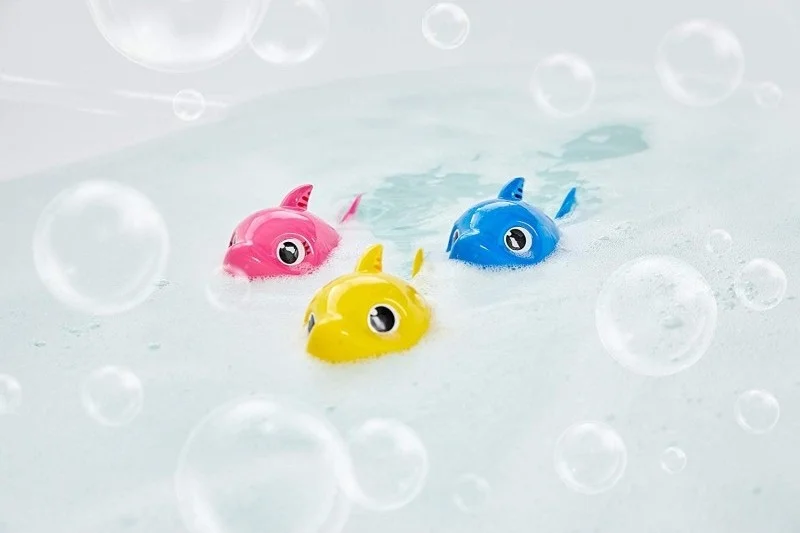 جيوتشي بريزيوسي Baby Shark Floating and Sound Figure