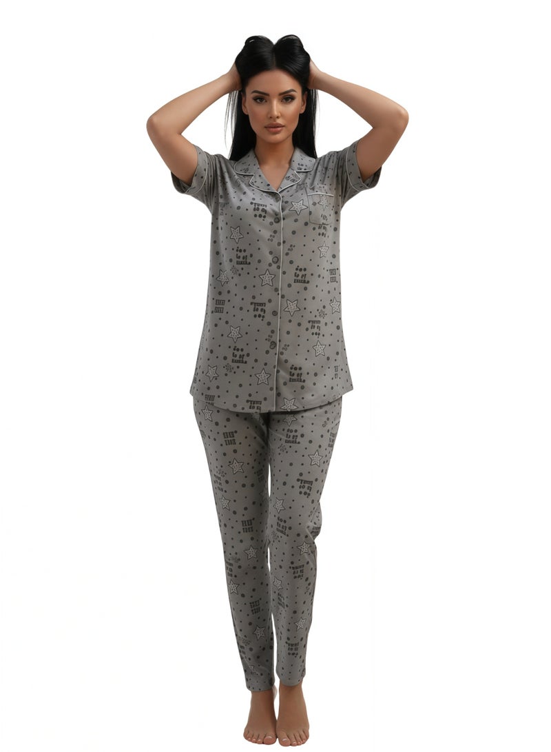 جوانا طقم بيجاما نسائي بتصميم نجوم، قميص بأزرار نصف كم وبنطال طويل - وردي - Image 3