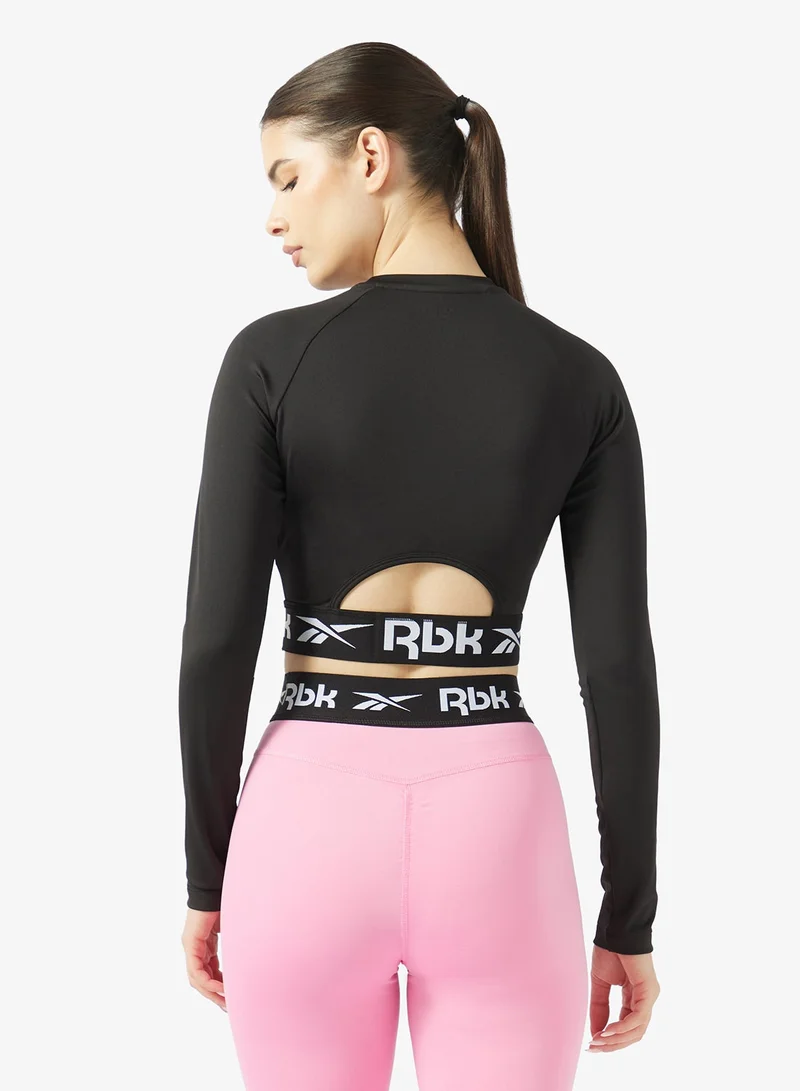 ريبوك تي شيرت بأكمام طويلة وقصة مميزة