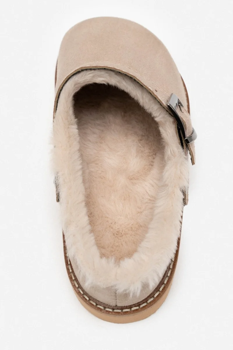 Nişantaşı Shoes Glady Beige Suede Fur Belt Detail Flat Sole Women's Home Slippers