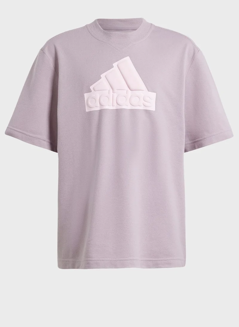 adidas تيشيرت مزين بشعار العلامة التجارية للأطفال