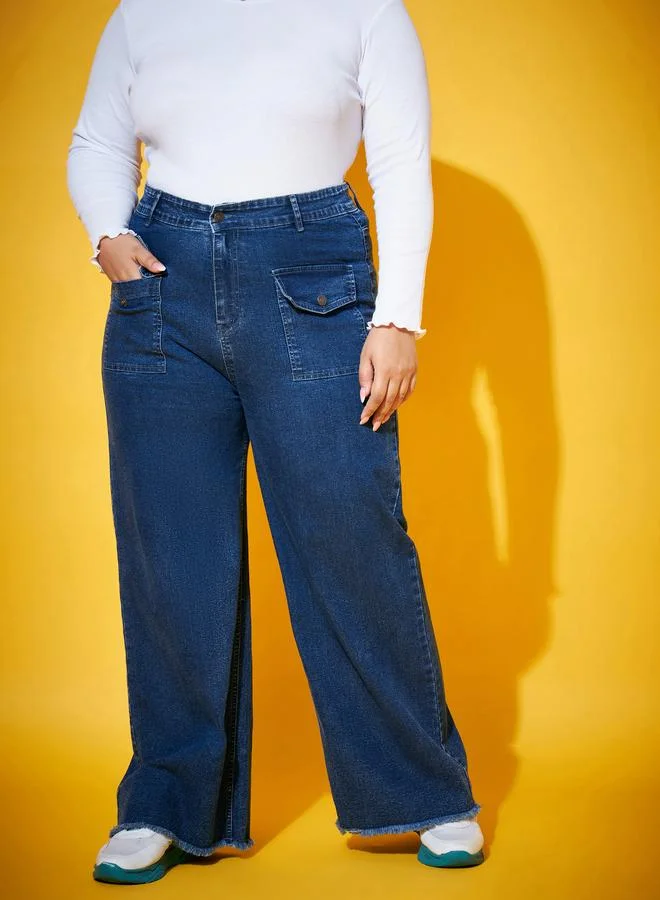 ساسافراس جينز بمقاس كبير وقصة أرجل مستقيمة