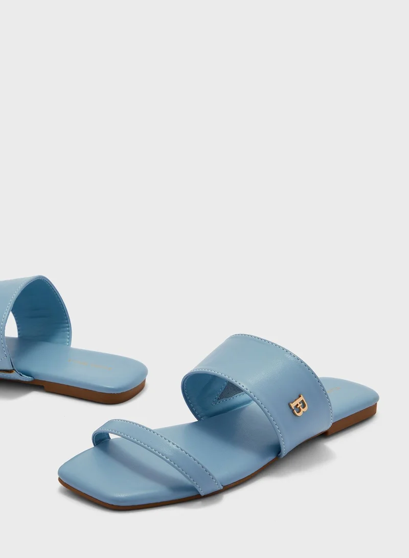 shoexpress Strappy Flat Sandals