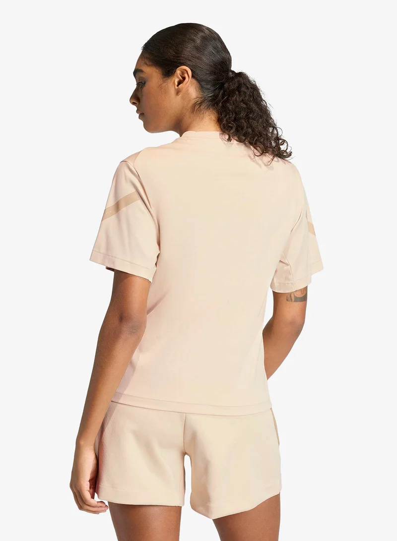 اديداس تيشيرت مطبوع عليه "Z.N.E." من الخلف