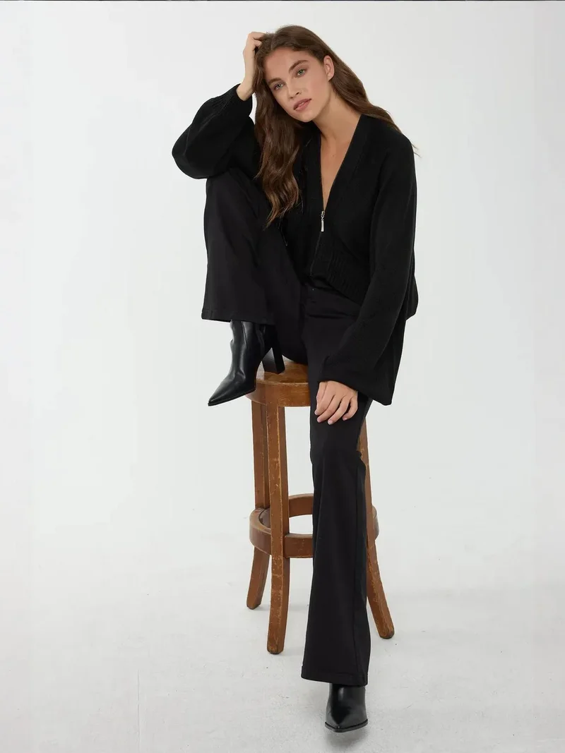 زوبعة كنزة بياقة بسحاب كبيرة الحجم