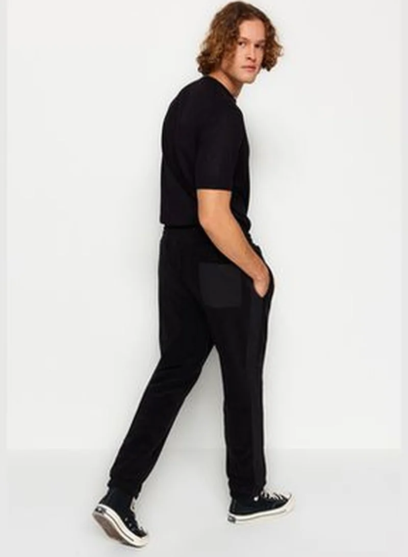 trendyol Black Men's Regular/Nomal Fit Keeping You Warm Thick Fleece Elastic Legs Concealed Cord Sweatpants.