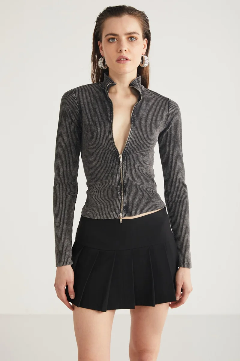 جريميلانج Effie Women's Stand Collar Body-hugging Wash Effect Long Sleeve Zippered Anthracite Blouse