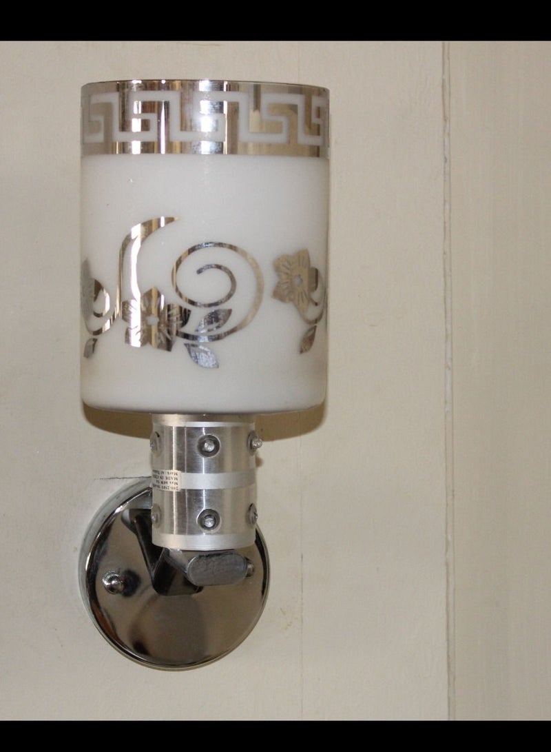 Wall Lamp •	Base made of metal : Chrome Color - Image 5