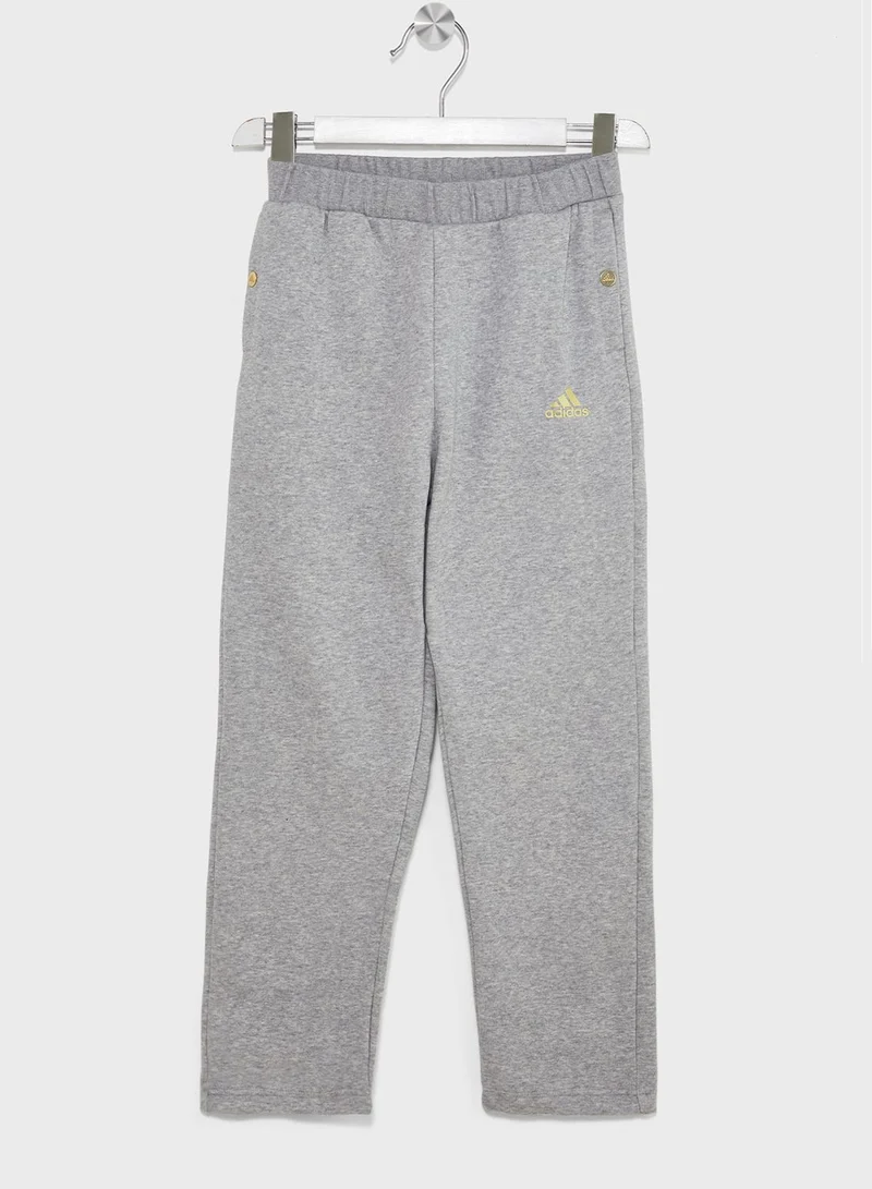 adidas بنطال رياضي بجيوب جانبية