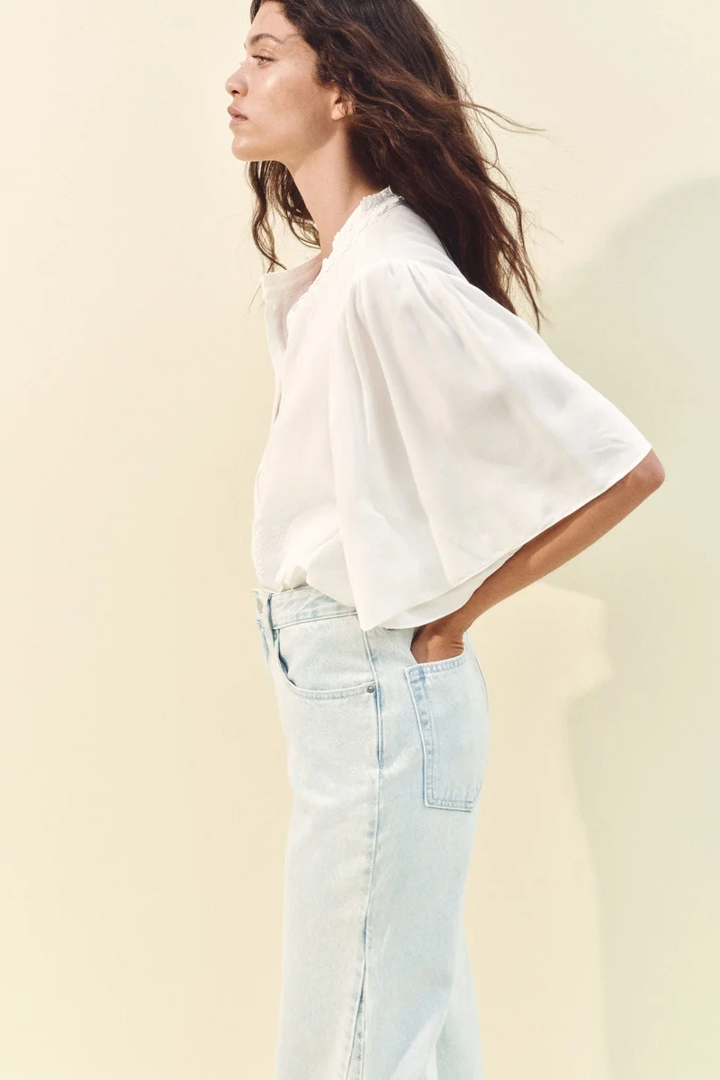 اتش اند ام بلوزة مطرزة