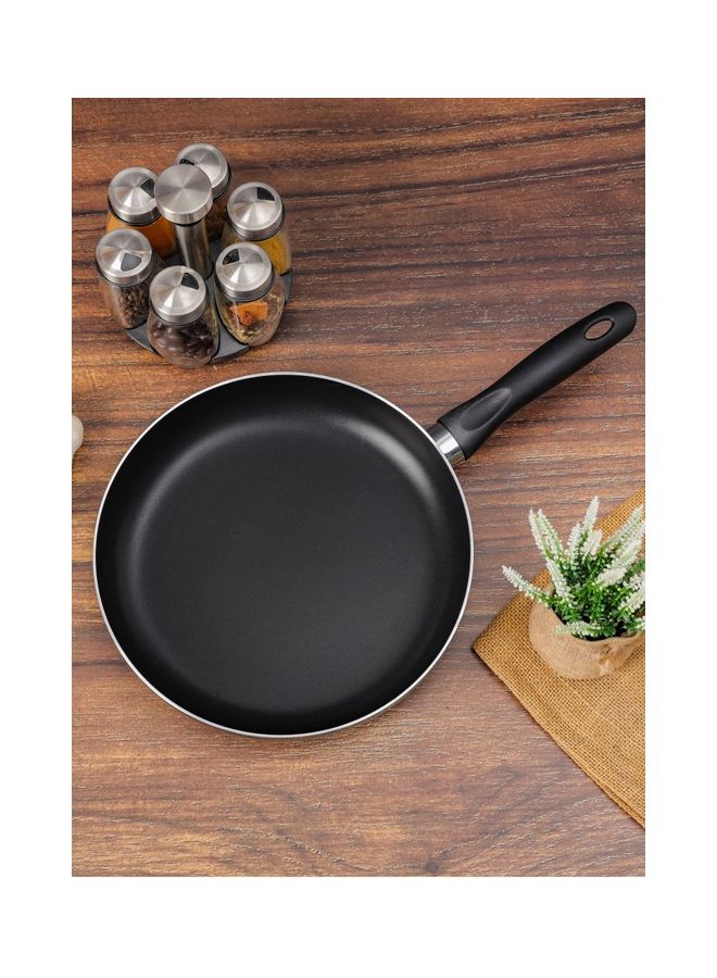 Royalford Aluminum Fry Pan Strong Aluminum Body With Non-Stick Coating And Bakelite Handle Heat Resistant Exterior, Compatible With Hot Plate, Halogen, Ceramic And Gas Stovetops Black 44x26x4.5cm - Image 3
