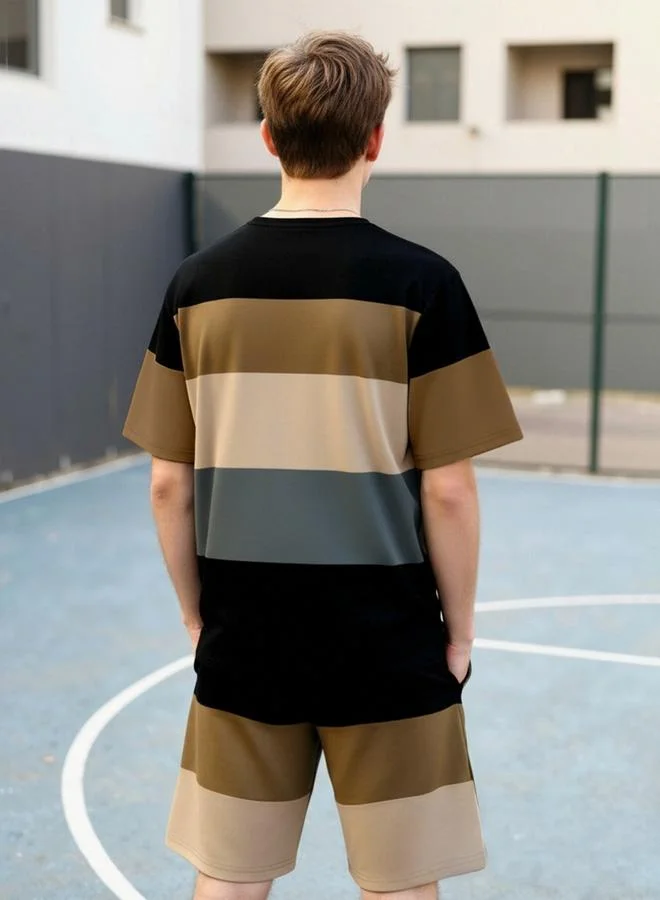 تايك تو مجموعة من تيشيرت وشورت بنمط كتل الالوان للرجال