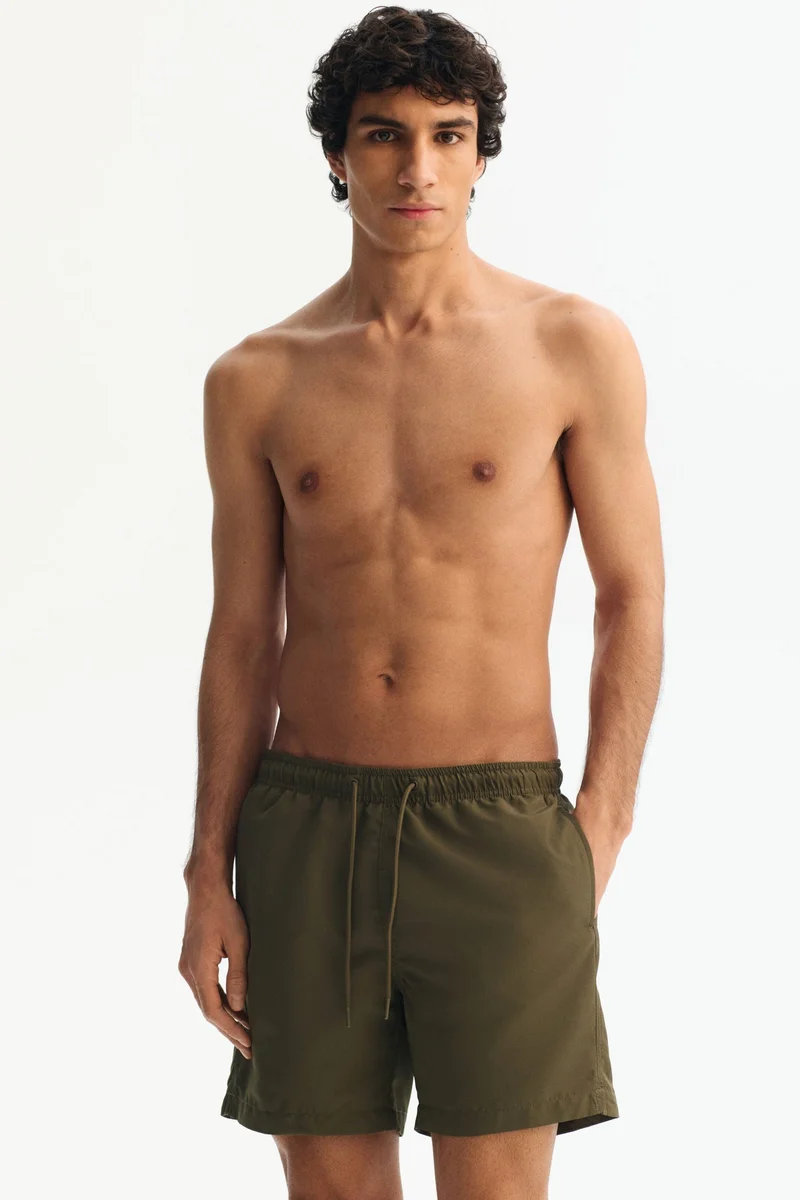 اتش اند ام شورت سباحة