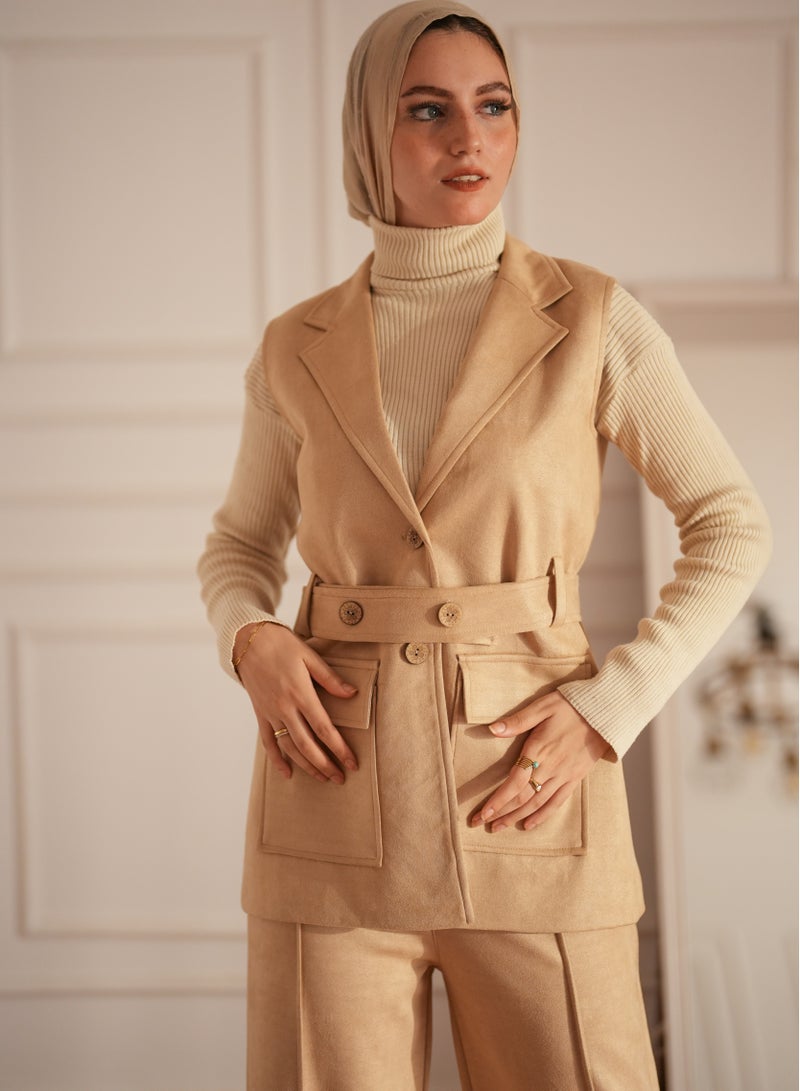 **Beige Winter Suit Set with Pants, Padded Vest, and Belt (3XL 100-115k) - by Stilo - Image 1