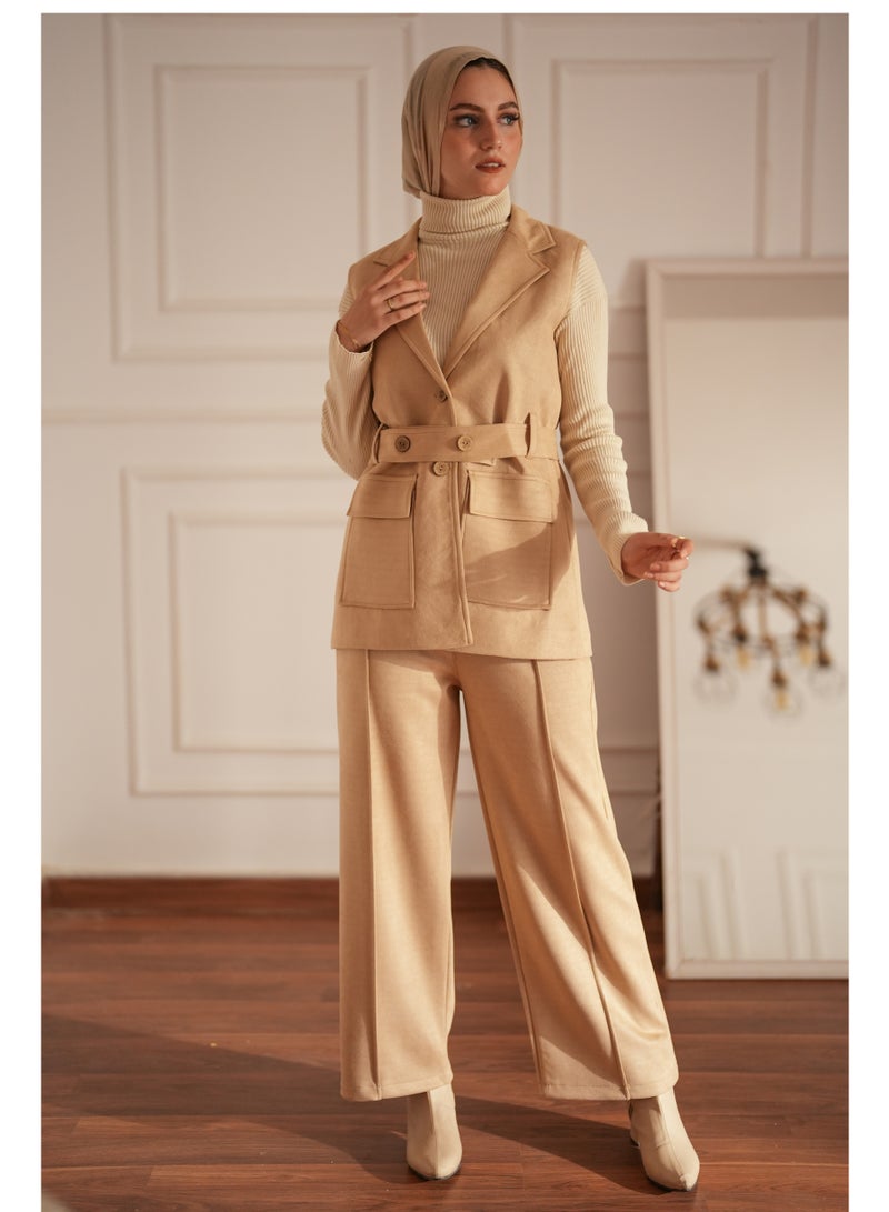 **Beige Winter Suit Set with Pants, Padded Vest, and Belt (3XL 100-115k) - by Stilo - Image 2