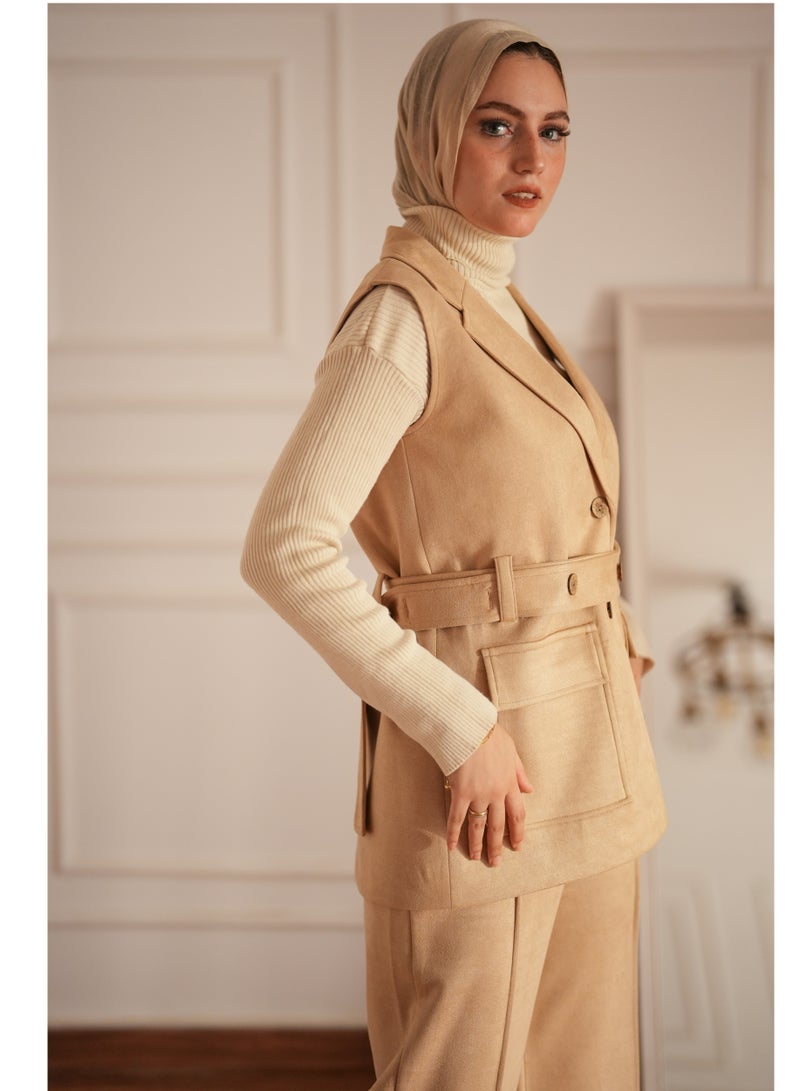 **Beige Winter Suit Set with Pants, Padded Vest, and Belt (3XL 100-115k) - by Stilo - Image 4