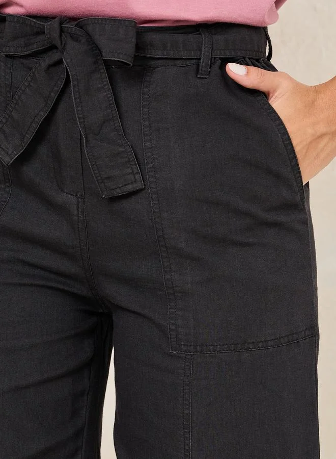 ستايلي Self Tie Belt Relaxed Fit Cropped Jeans