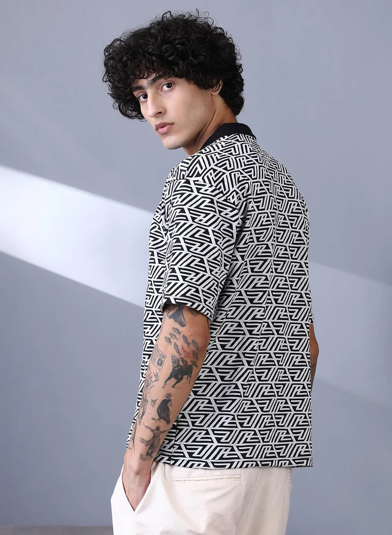 Campus Sutra Campus Sutra Men's Black & White Angleline-Imprint Cuban-Polo Shirt For Casual Wear | Polo Neck | Short Regular Sleeves | Button Closure | Shirt Crafted With Comfort Fit For Everyday Wear