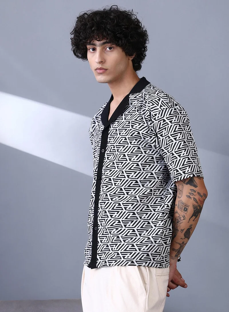 Campus Sutra Campus Sutra Men's Black & White Angleline-Imprint Cuban-Polo Shirt For Casual Wear | Polo Neck | Short Regular Sleeves | Button Closure | Shirt Crafted With Comfort Fit For Everyday Wear