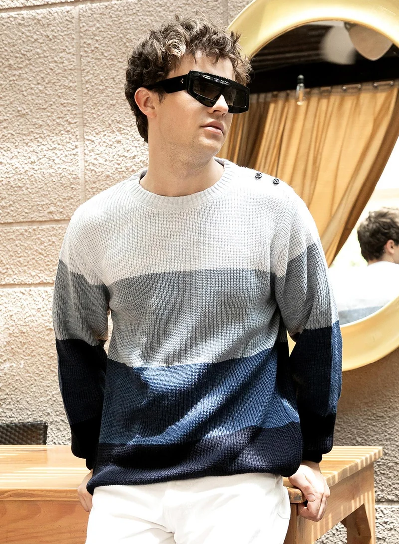 كامبوس سوترا كنزة رجالية بلون أزرق داكن وأزرق جليدي بلوحة متباينة