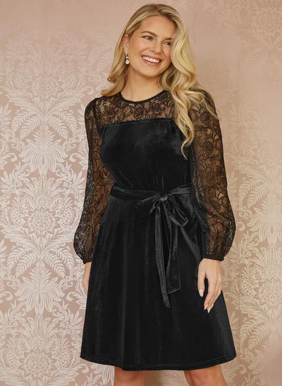 Yumi Lace Sleeve Velvet Dress