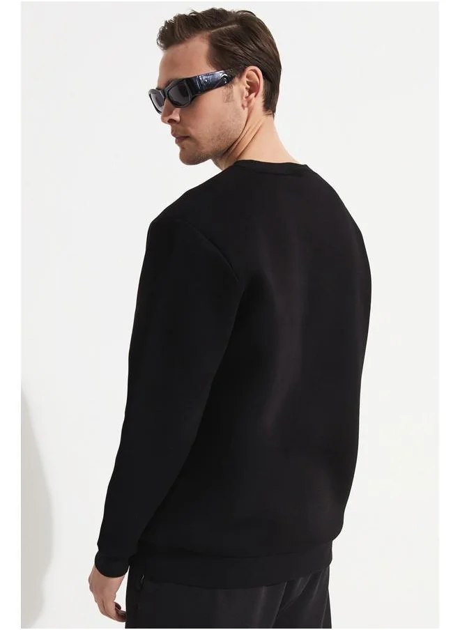 JUNE June Men Printed Thick Crew Neck Sweatshirt Black
