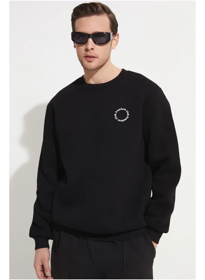 JUNE June Men Printed Thick Crew Neck Sweatshirt Black