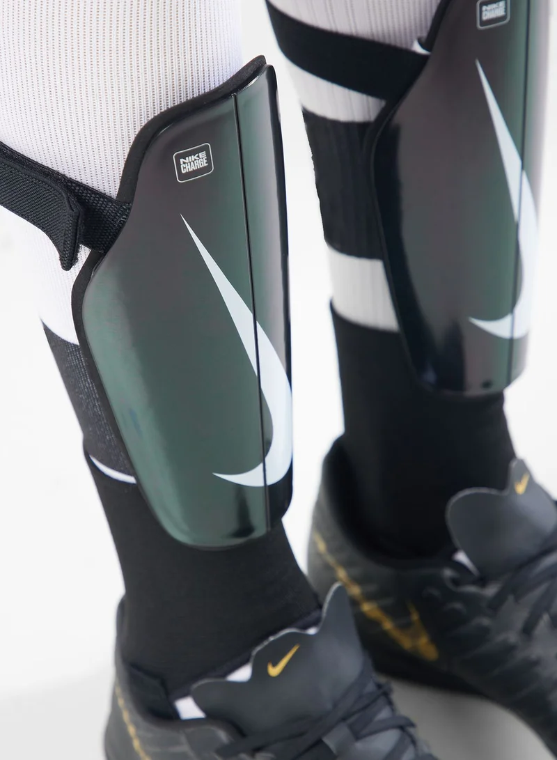 Nike Essential Charging Guard
