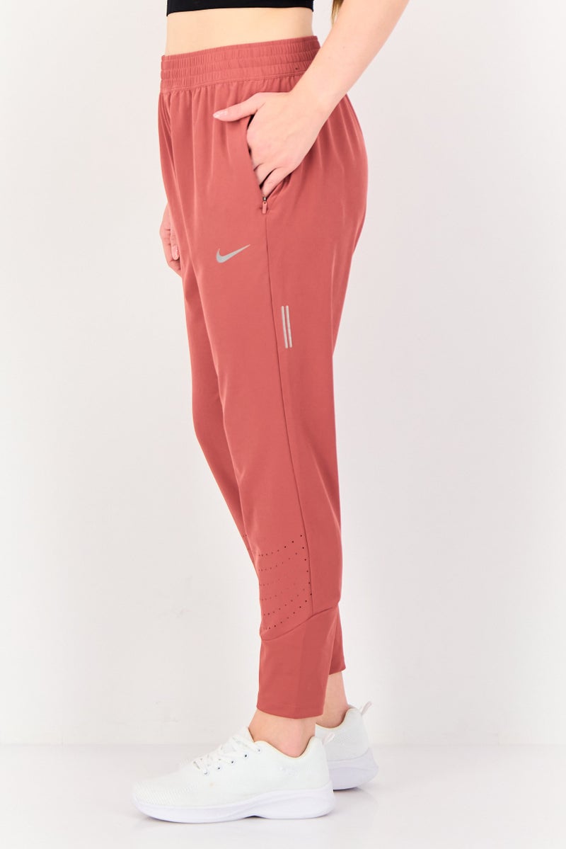 Nike سروال رياضي نسائي مناسب للتدريب، خوخي - Image 4
