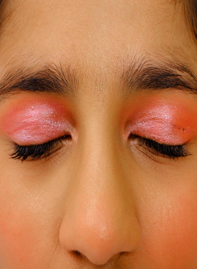 ويمسي ظلال عيون لامعة للبنات من ويمسي بيوتي | ظلال عيون براقة بألوان تدوم طويلاً | مكياج آمن مع جليتر صالح للأكل للأطفال | من 4 إلى 16 سنة | عضوي، طبيعي، خالٍ من المواد الكيميائية (وردي) - Image 5