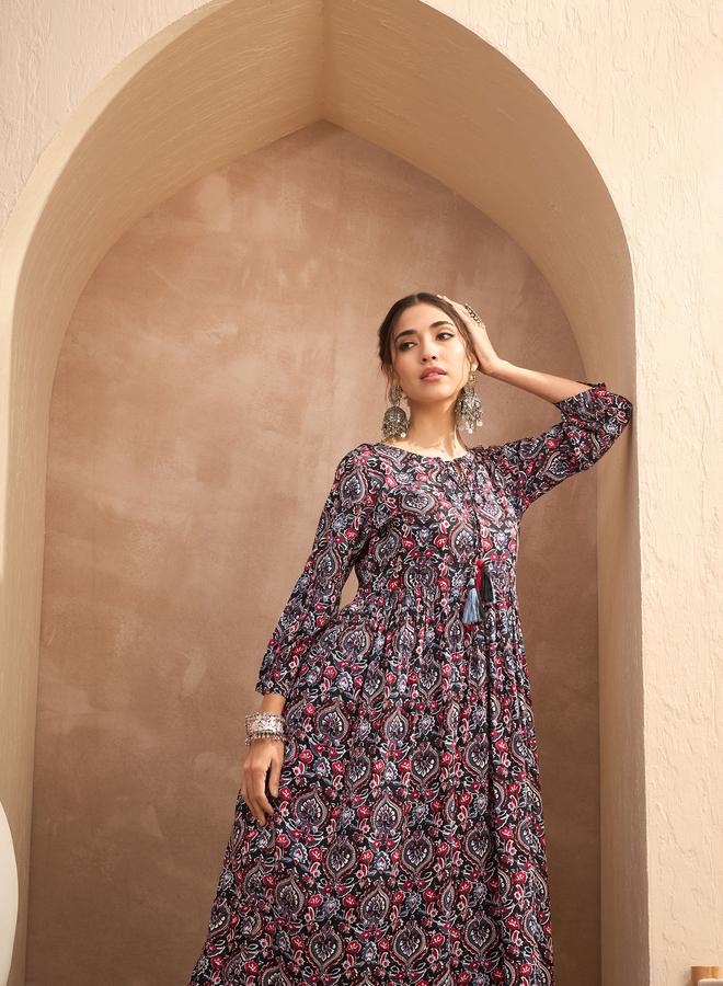 SASSAFRAS Black Floral Gathered Kurta and Pants Set - Image 3