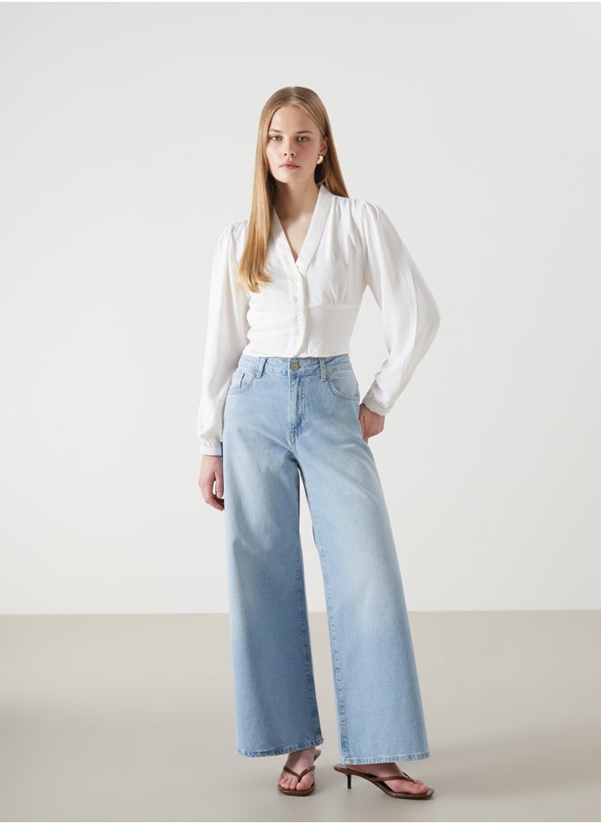 LC WAIKIKI - V Neck Crop Women's Blouse - Image 1