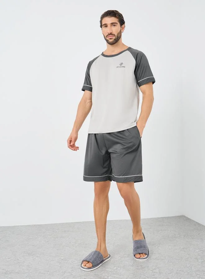 ستايلي Styli Minimal Print Raglan Sleeve T-Shirt and Shorts Set